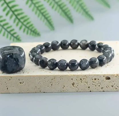 🌌 Labradorite Bracelet – The Stone of Cosmic Awakening